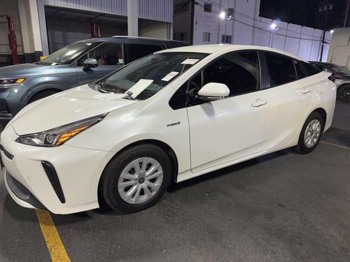 2019 Toyota Prius LE