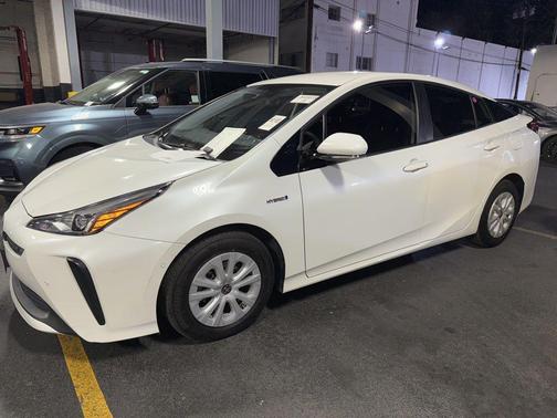 2019 Toyota Prius LE