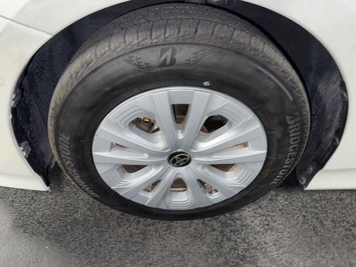 2019 Toyota Prius LE