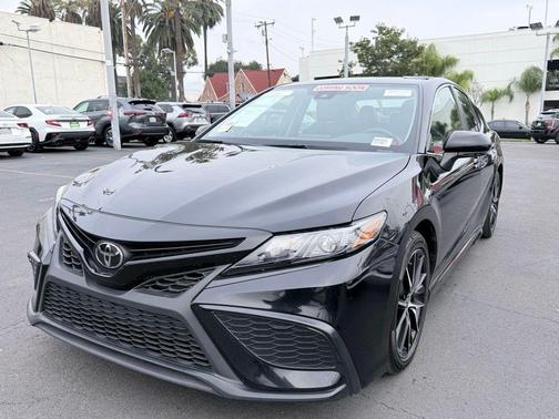 2024 Toyota Camry SE