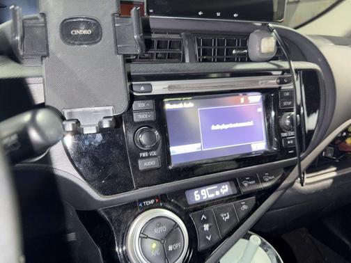 2016 Toyota Prius c Persona Series