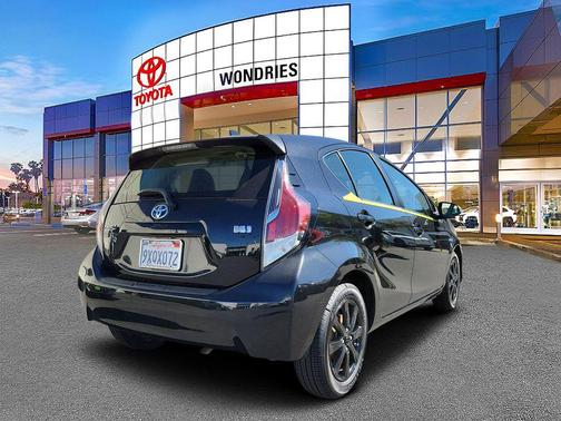 2016 Toyota Prius c Four