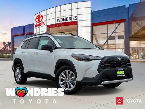 Pearl 2026 Toyota Corolla Cross LE