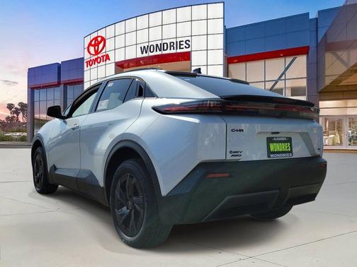 Wind Chill Pearl 2026 Toyota C-HR SE