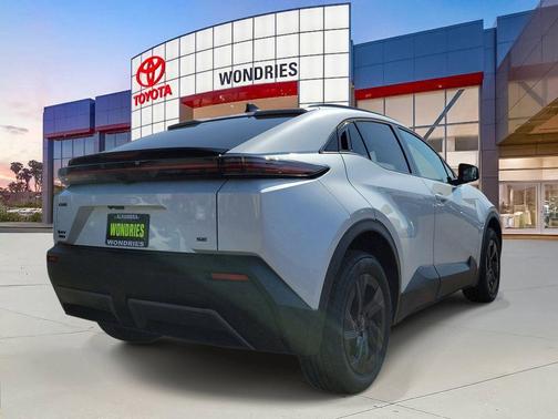 Wind Chill Pearl 2026 Toyota C-HR SE
