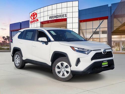 2025 Toyota RAV4 LE