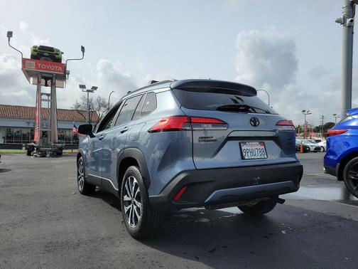 2024 Toyota Corolla Cross XLE