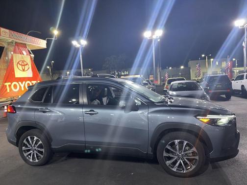 2024 Toyota Corolla Cross XLE