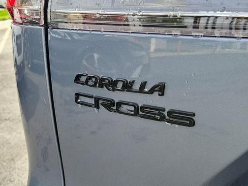 2024 Toyota Corolla Cross XLE