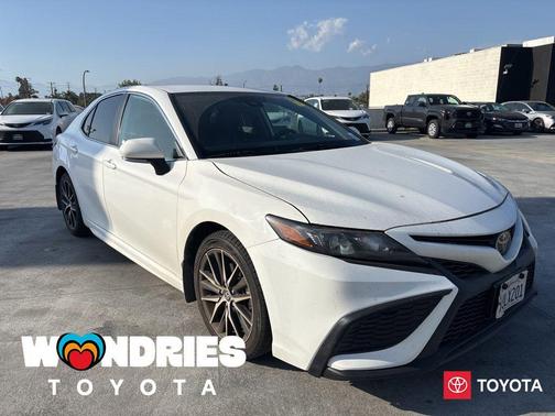 Ice Cap 2024 Toyota Camry SE