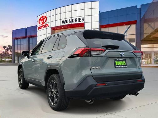 2022 Toyota RAV4 Hybrid XLE Premium