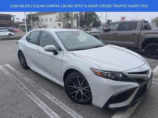 2024 Toyota Camry SE