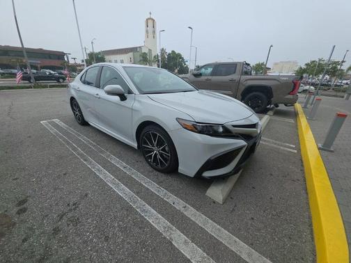 2024 Toyota Camry SE