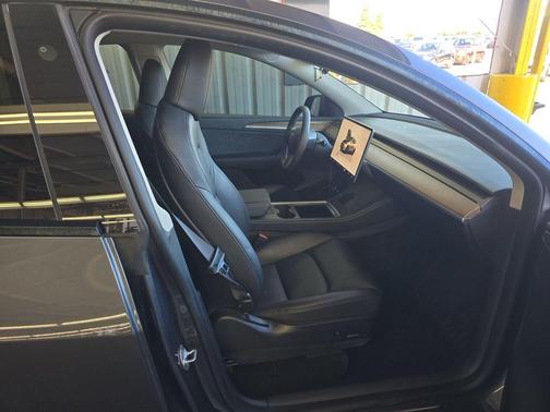 2023 Tesla Model Y Performance Dual Motor All-Wheel Drive