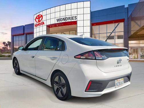 2022 Hyundai IONIQ Hybrid Limited