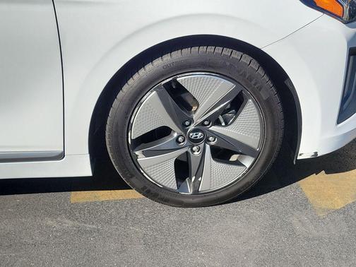 2022 Hyundai IONIQ Hybrid Limited
