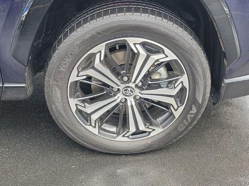 2025 Toyota RAV4 Hybrid SE