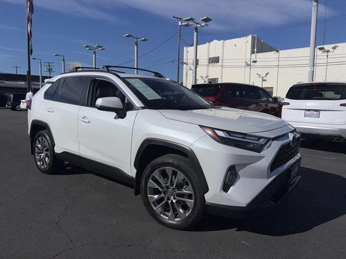 2023 Toyota RAV4 XLE Premium