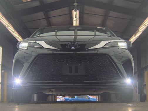 2023 Toyota Sienna XSE 7 Passenger