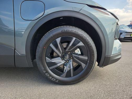 Overcast 2026 Toyota C-HR SE