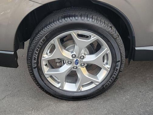 2017 Subaru Forester 2.5i Touring