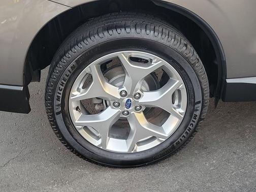 2017 Subaru Forester 2.5i Touring