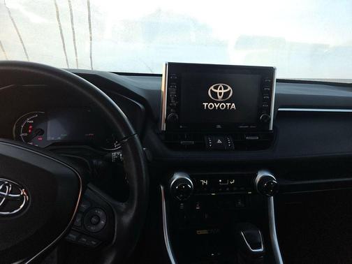 2022 Toyota RAV4 Hybrid SE