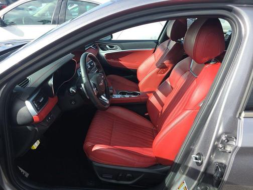 2023 Genesis G70 2.0T RWD