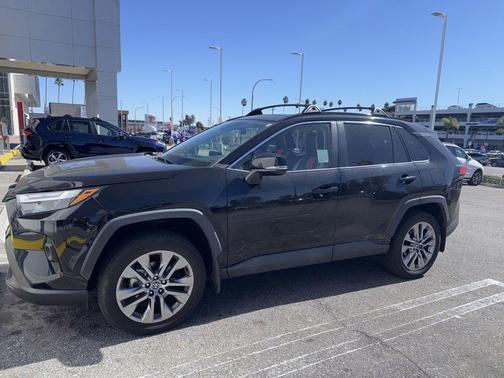 2022 Toyota RAV4 XLE Premium