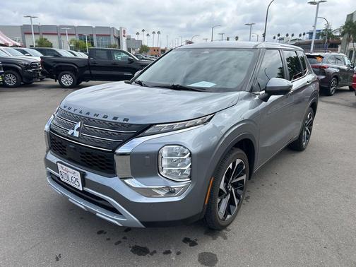 2022 Mitsubishi Outlander SE