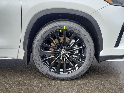 2026 Toyota Highlander XSE