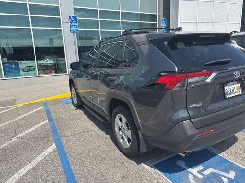 2020 Toyota RAV4 Hybrid XLE