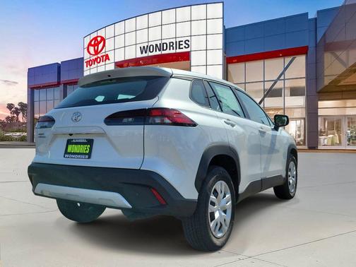 Wind Chill Pearl 2026 Toyota Corolla Cross L