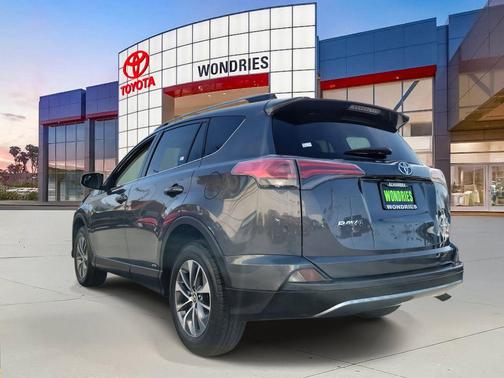 2017 Toyota RAV4 Hybrid XLE