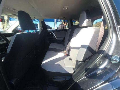 2017 Toyota RAV4 Hybrid XLE