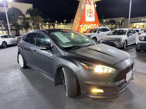 2018 Ford Focus ST 