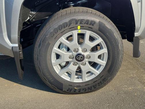 2025 Toyota Tacoma SR5