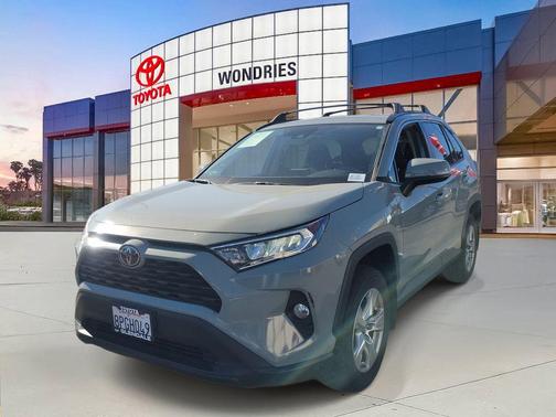 2020 Toyota RAV4 XLE
