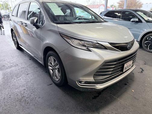 2021 Toyota Sienna Limited 7-Passenger