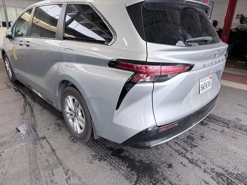 2021 Toyota Sienna Limited 7-Passenger