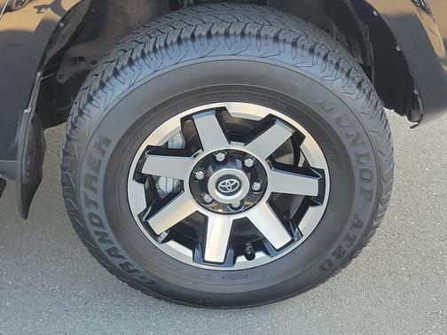 2024 Toyota 4Runner TRD Off Road