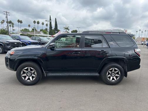 2024 Toyota 4Runner TRD Off Road