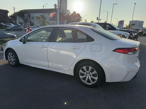 2024 Toyota Corolla Hybrid LE