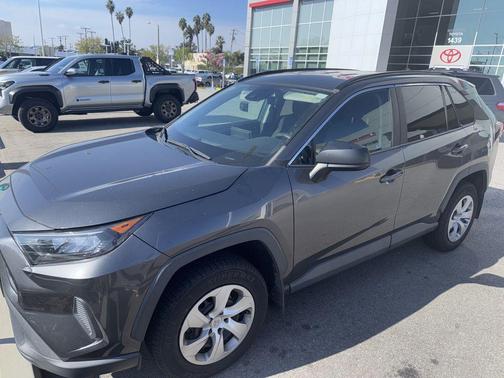 2021 Toyota RAV4 LE