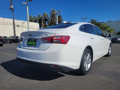 2022 Chevrolet Malibu FWD LT