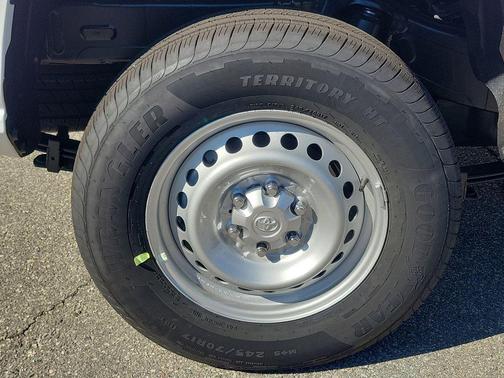 2025 Toyota Tacoma SR