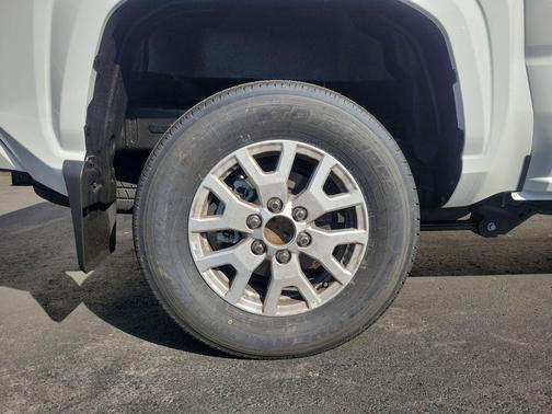 2025 Toyota Tacoma SR5