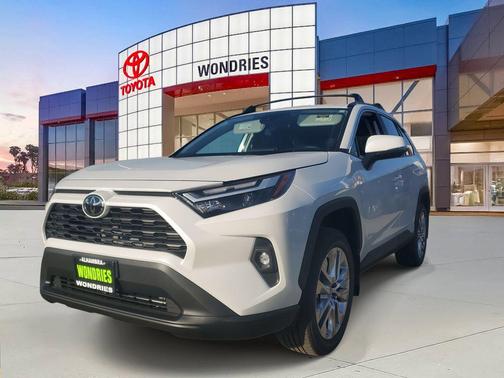 2025 Toyota RAV4 XLE Premium
