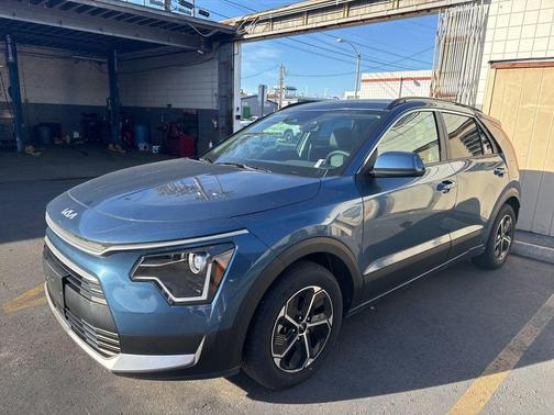 2025 Kia Niro EX
