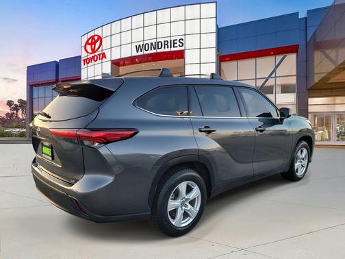 2020 Toyota Highlander LE